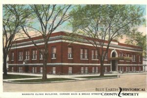 Color postcard of Mankato Clinic Building on the corner of Main and Broad Street, c. 1916