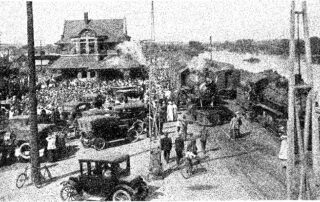 Soldiers leaving from Mankato Depot. Would return here after Armistice Day